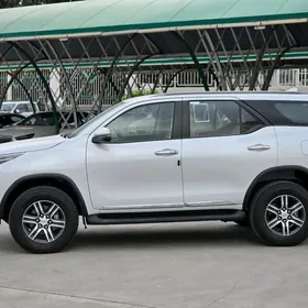 Toyota Fortuner 2024