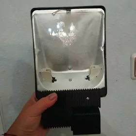 прожектор