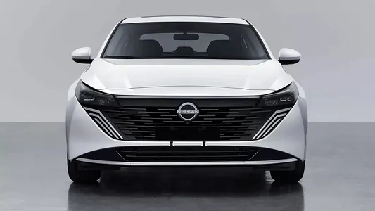 Döwrebaplaşdyrylan Nissan Teana-nyň dizaýny aýan edildi