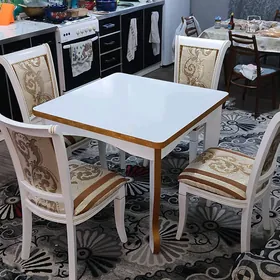 Стол с 4 стульями