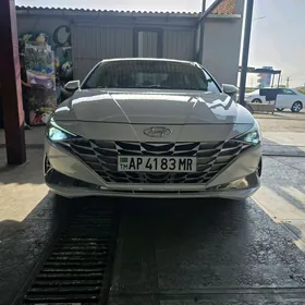 Hyundai Elantra 2022