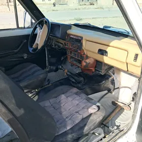 Lada Niva 2003