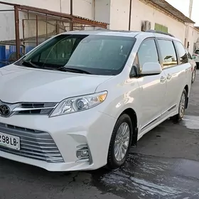Toyota Sienna 2019