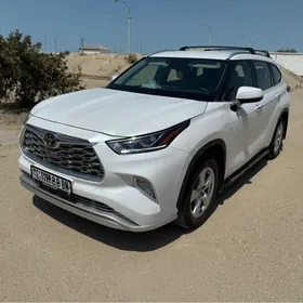 Toyota Highlander 2021