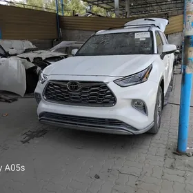 Toyota Highlander 2020