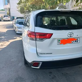 Toyota Highlander 2019