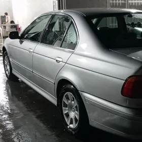 BMW E39 2001