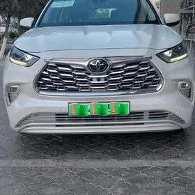 Toyota Highlander 2021