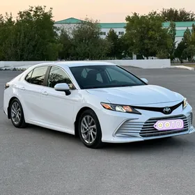Toyota Camry 2021