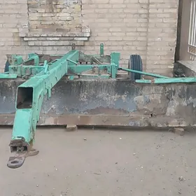 MTZ T-28 2002