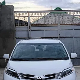 Toyota Sienna 2017