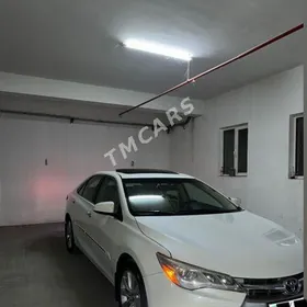 Toyota Camry 2016