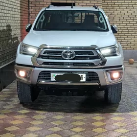 Toyota Hilux 2025