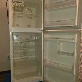 продаётся холодильник
