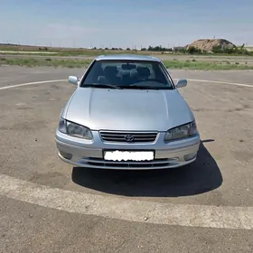 Toyota Camry 2001