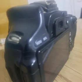 Canon 600 d. body.
