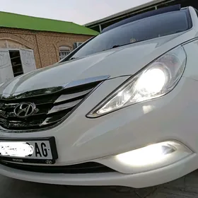 Hyundai Sonata 2011