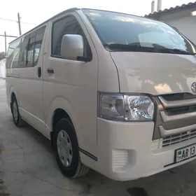 Toyota Hiace 2005