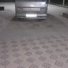 Toyota Hiace 1987