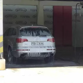 Audi Q7 2012