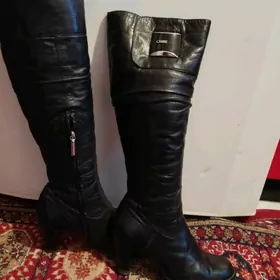 Кожаные сапоги