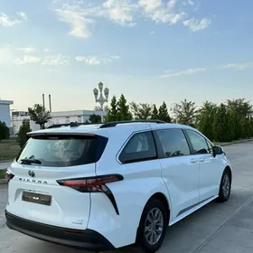 Toyota Sienna 2022