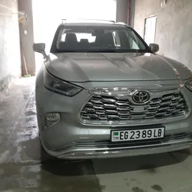 Toyota Highlander 2020