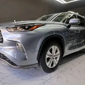 Toyota Highlander 2021