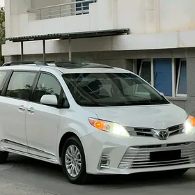 Toyota Sienna 2017