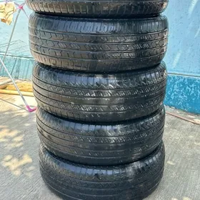 Teker 235/60R17