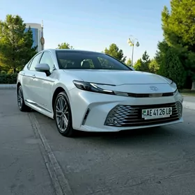 Toyota Camry 2025