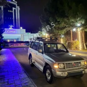 Mitsubishi Montero 1997