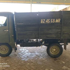 UAZ 452 1983