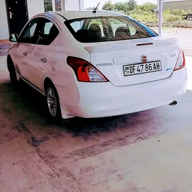 Nissan Versa 2012