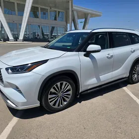 Toyota Highlander 2022