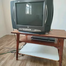 телевизор со столиком