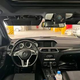 Mercedes-Benz C350 2012