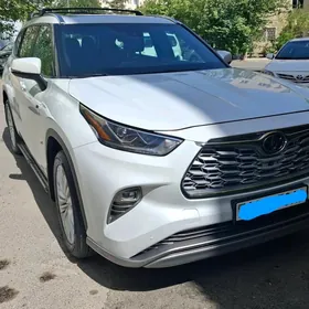 Toyota Highlander 2022