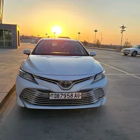 Toyota Camry 2018
