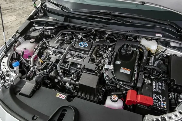 Toyota ähli görnüşdäki ulaglary üçin benzinli hereketlendirijileriniň täze neslini döredýär