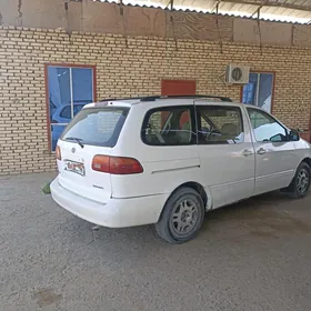 Toyota Sienna 2000