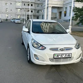 Hyundai Accent 2012