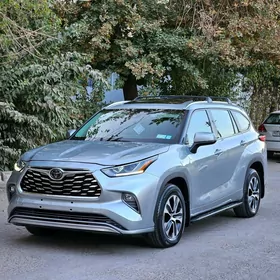 Toyota Highlander 2021