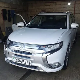 Mitsubishi Outlander 2022