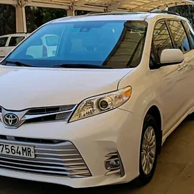 Toyota Sienna 2020