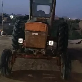 MTZ T-28 2004