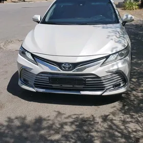 Toyota Camry 2020