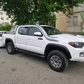 Toyota Tacoma 2018