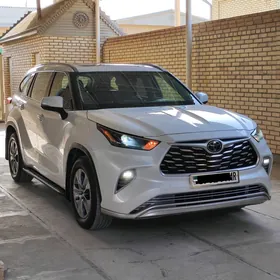 Toyota Highlander 2022