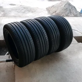 MICHELIN 255 55 18